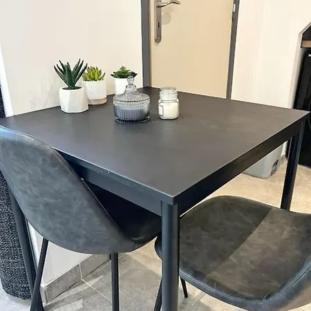 Apartment Equipe Avec Parking